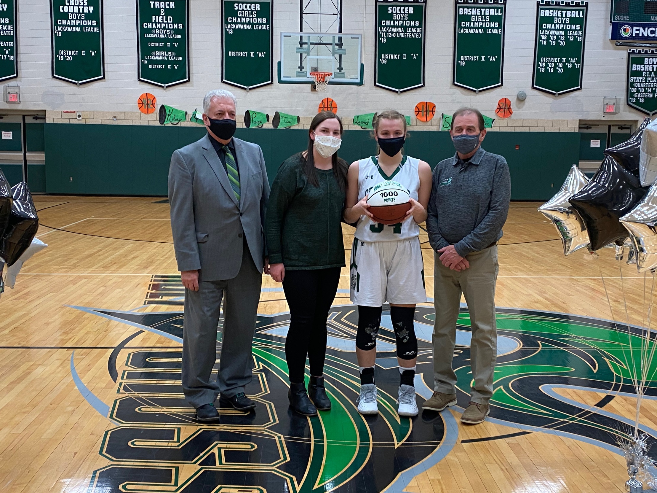 GIRLS ROUNDUP: Lentowski scores 1,000th point